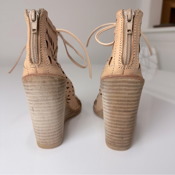 Jeffrey Campbell Laser Cut Rodillo Hi Wedge Lace Up Tan Gladiator Sandal Size 5 - Picture 9 of 11